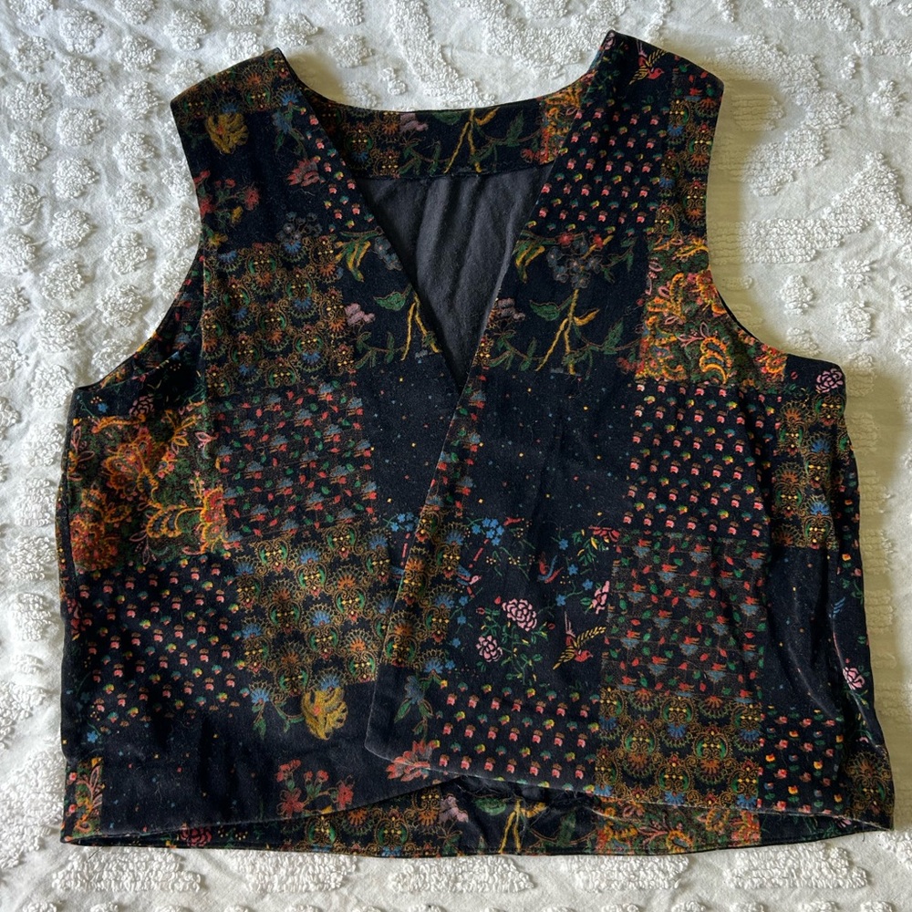 Black Patterned Vest, Size M, velvet